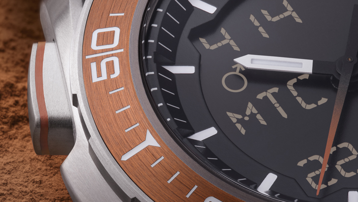 OMEGA_Speedmaster_X-33_Marstimer_318.90.45.79.01.003_Titan_close-up1.jpg