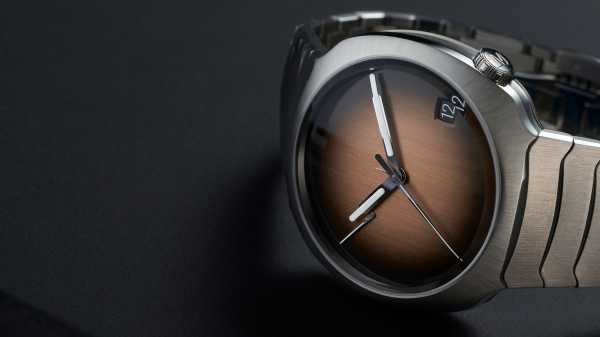 H.Moser & Cie. - Streamliner Perpetual Calendar Concept Smoked Salmon