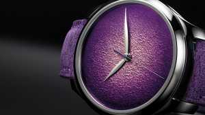 H.Moser &amp; Cie - Endeavour Centre Seconds  Concept Purple Enamel